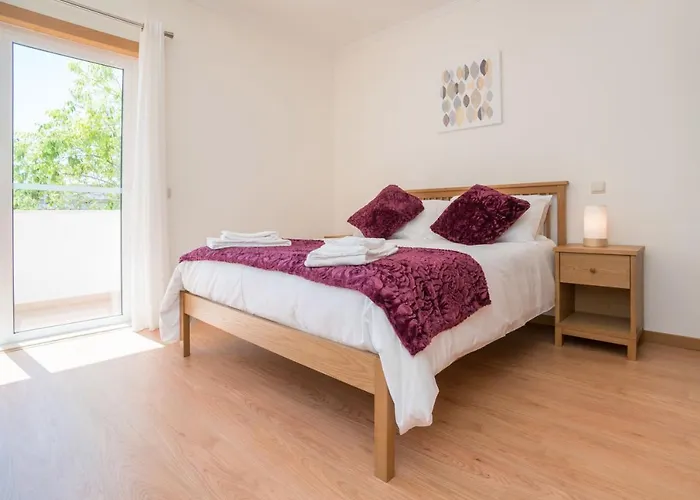 Central Modern 2 Bed Apartment Armacao De Pera