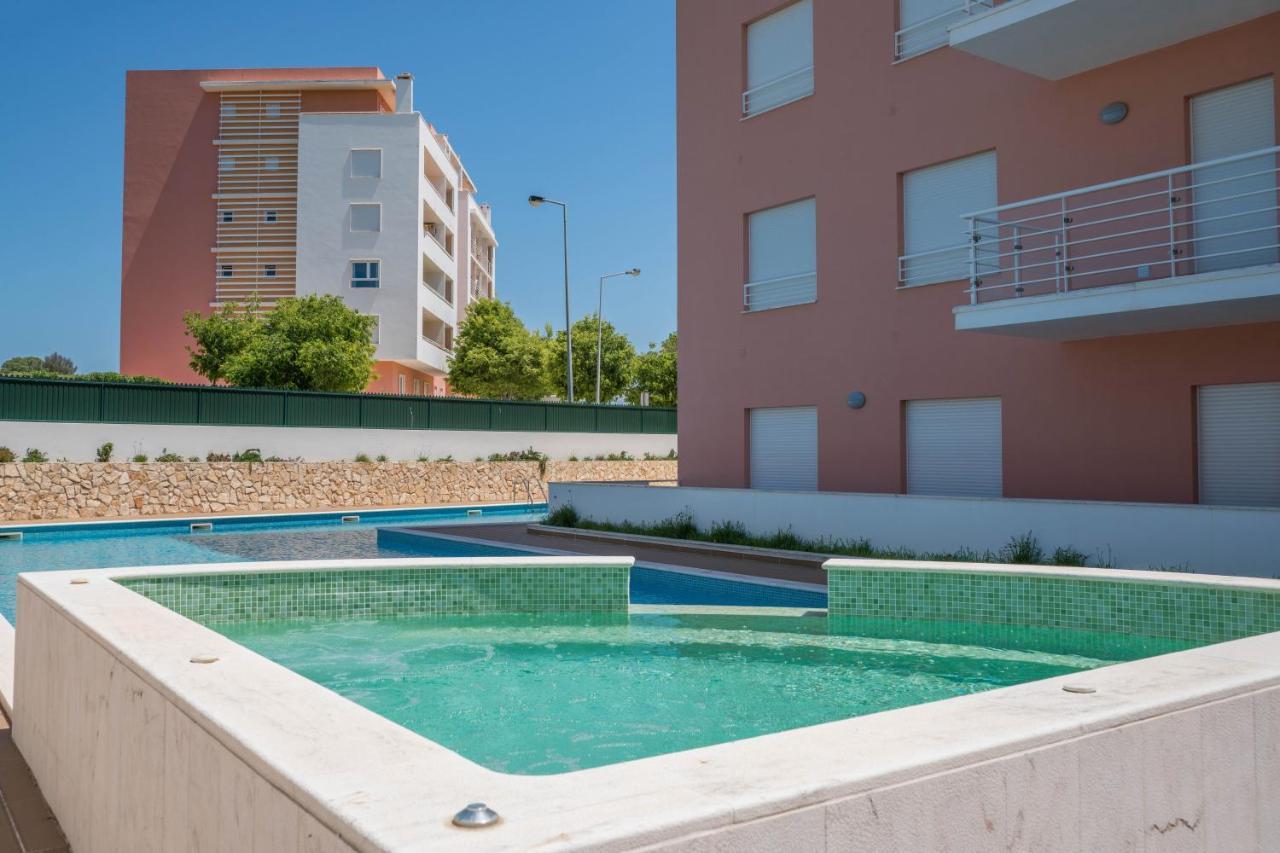 Modern 2 Bed Apartment Armacao de Pera